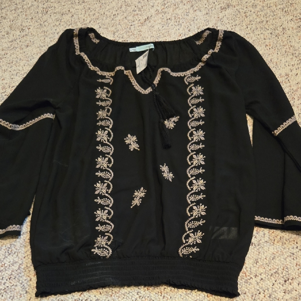 Maurices Size S Black Blouse with Cream Embroidery